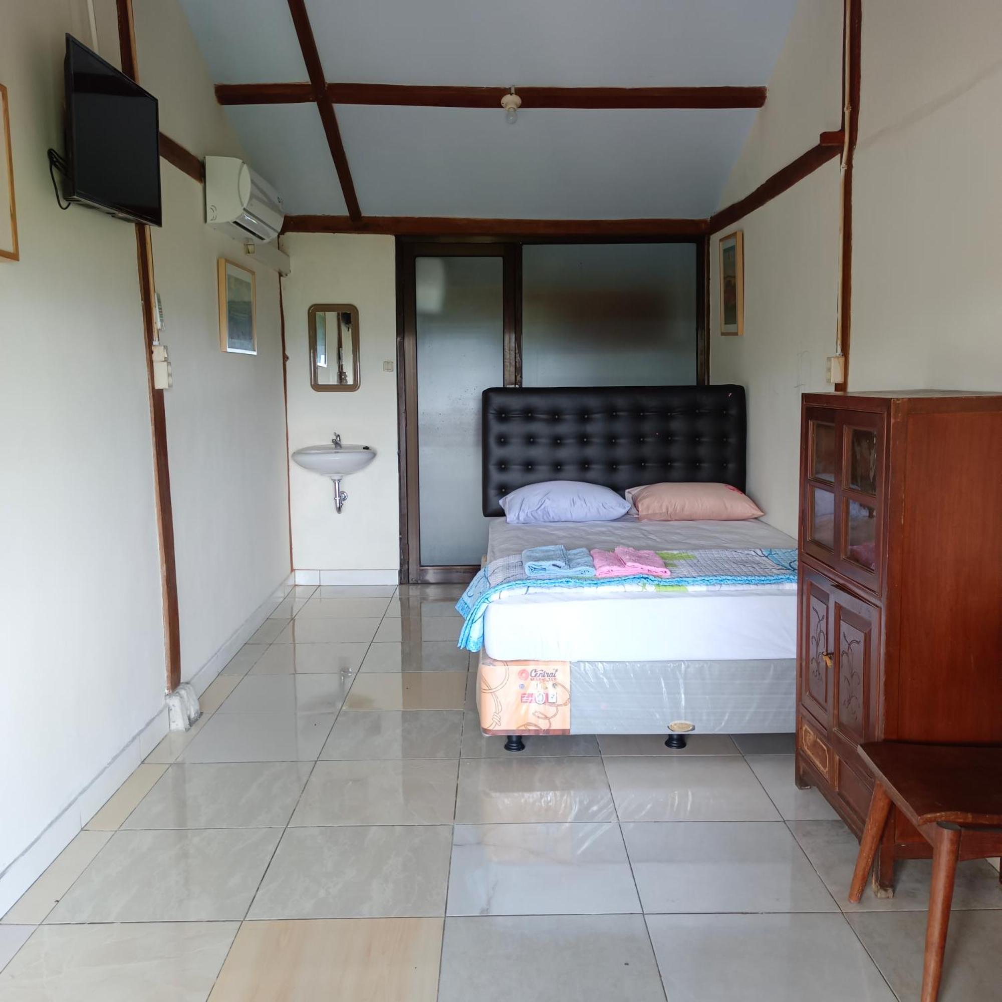 Omah Singo Stay & Resto Yogyakarta Bantul Exteriör bild